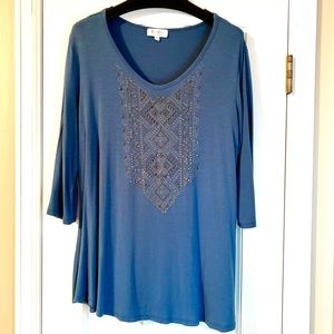 Women’s tunic with metallic stud design, size large